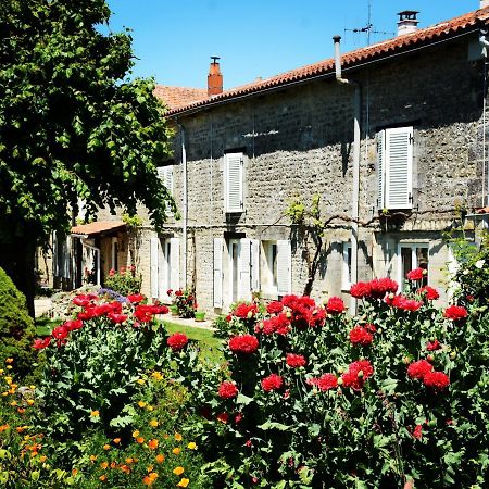Les Noyers Aulnay Bed & Breakfast Aulnay  ภายนอก รูปภาพ