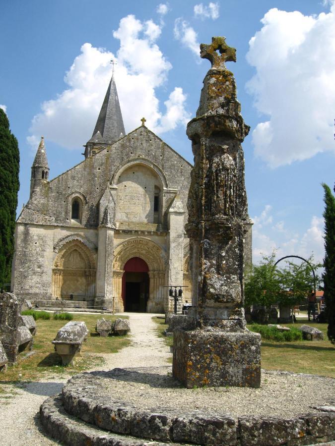 Les Noyers Aulnay Bed & Breakfast Aulnay  ภายนอก รูปภาพ